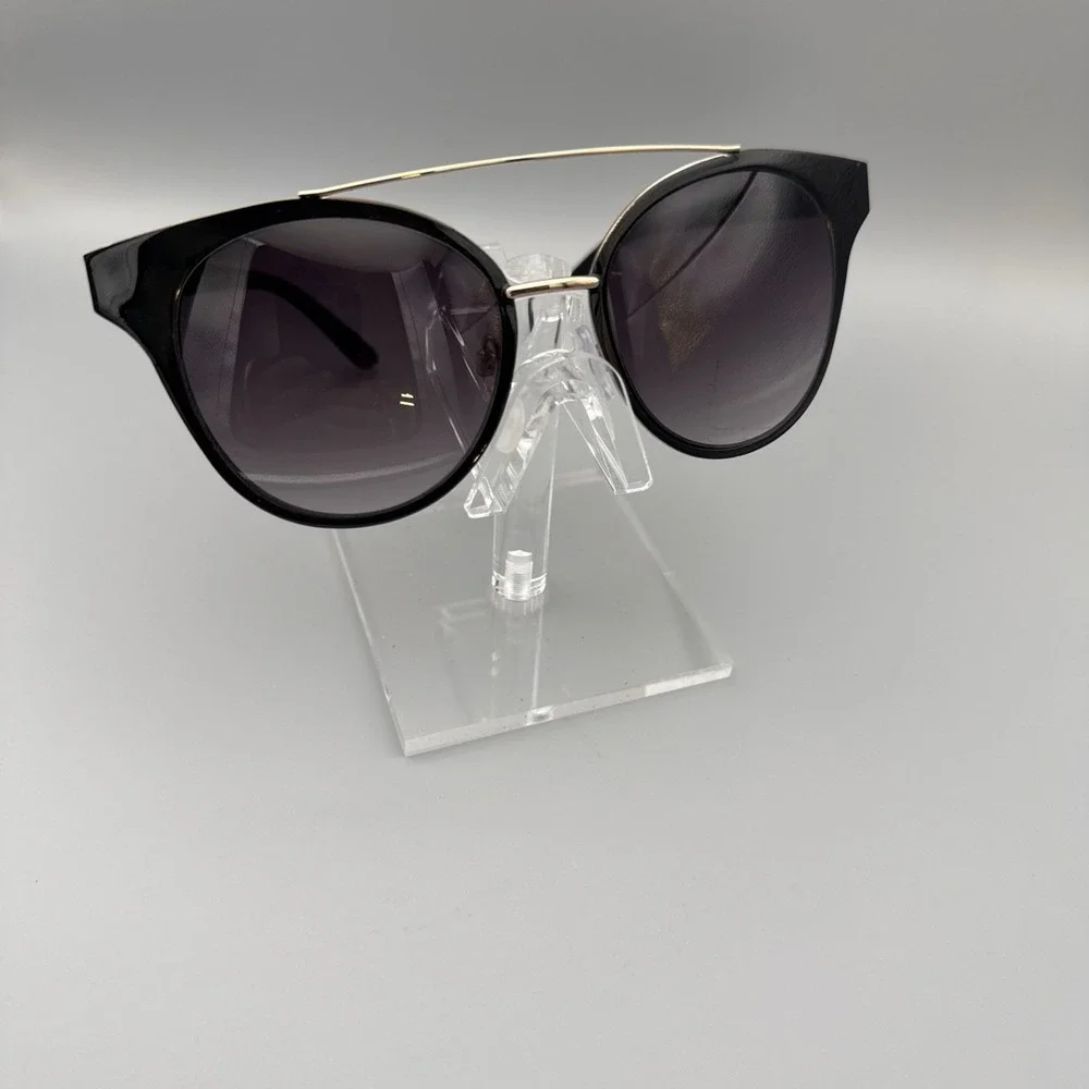 TAHARI BLACK CAT EYE GOLD TRIM, SUNGLASSES ROTH0314–7 BLACK GRADIENT, LENS-MINT